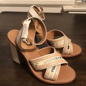 Coach like new leather sandal heels straps